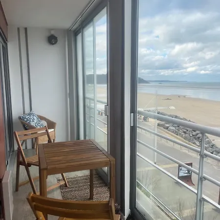 Les Pieds Dans L'eau Apartment Plerin